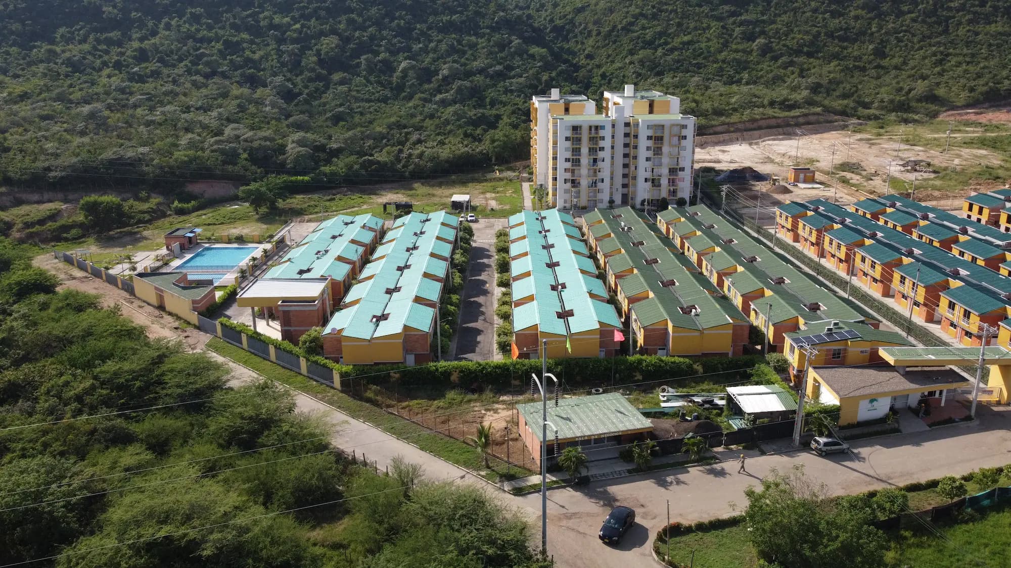 Reserva natural colindante